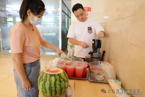 邳州大白妈吃瓜事件视频,一场引发网友热议的网络风波