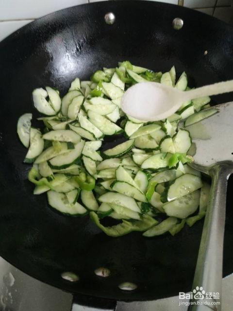 角瓜切条怎么做菜吃的视频,角瓜切条烹饪教程