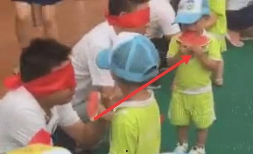 幼儿园吃瓜视频,吃瓜视频里的童真瞬间